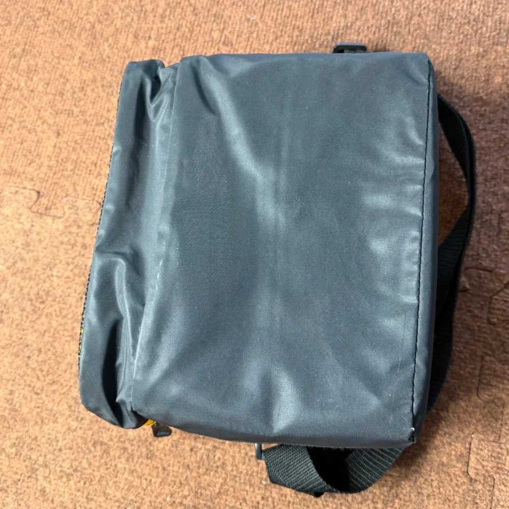A+ Arctic Zone Insulated Lunch Bag Yellow Black Dual Compartment Shoulder Strap